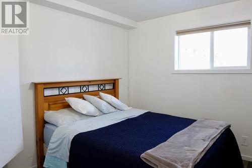 6785 Hillside Drive, Sparwood, BC - Indoor Photo Showing Bedroom