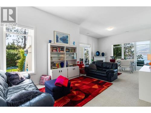 16980 Coral Beach Road, Lake Country, BC - Indoor Photo Showing Living Room