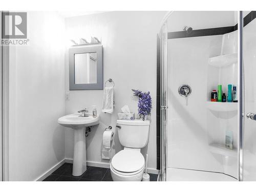 16980 Coral Beach Road, Lake Country, BC - Indoor Photo Showing Bathroom