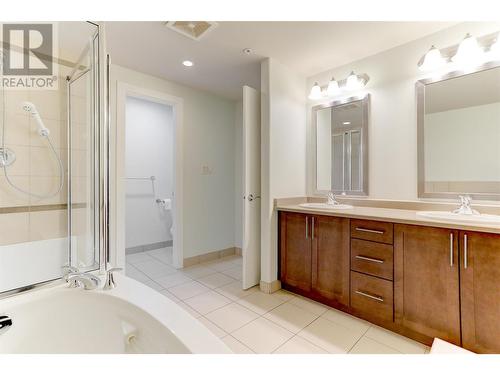 1160 Bernard Avenue Unit# 304, Kelowna, BC - Indoor Photo Showing Bathroom
