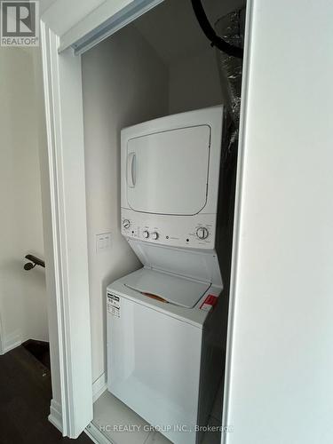 Coach - 9422 Bayview Avenue, Richmond Hill, ON - Indoor Photo Showing Laundry Room
