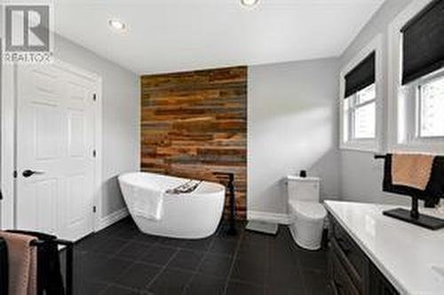 11391 Lakeshore Drive, Iroquois, ON - Indoor Photo Showing Bathroom