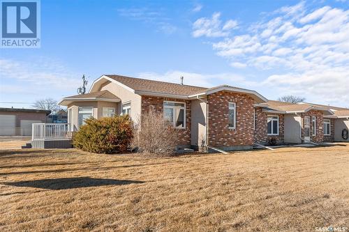 7 802 2Nd Avenue Nw, Moose Jaw, SK - Outdoor