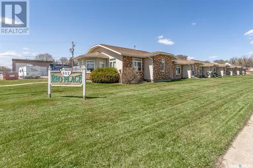 7 802 2Nd Avenue Nw, Moose Jaw, SK - Outdoor