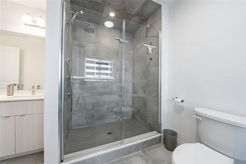 4067 Brock Street, Beamsville, ON - Indoor Photo Showing Bathroom