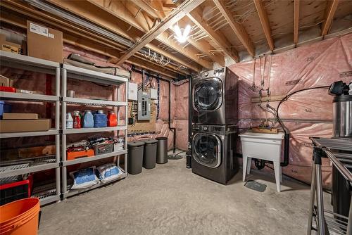 4067 Brock Street, Beamsville, ON - Indoor Photo Showing Laundry Room