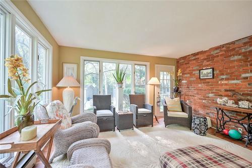 194 Wilson Street E, Ancaster, ON - Indoor Photo Showing Living Room