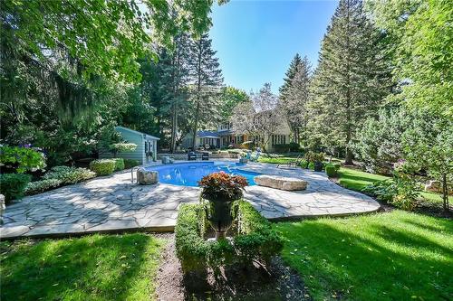 194 Wilson Street E, Ancaster, ON - Outdoor With Backyard