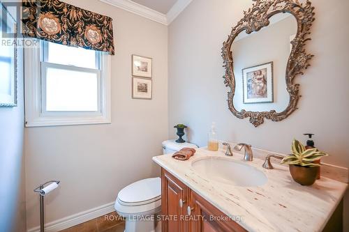 194 Wilson Street E, Hamilton, ON - Indoor Photo Showing Bathroom