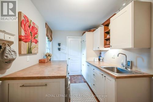 194 Wilson Street E, Hamilton, ON - Indoor Photo Showing Kitchen