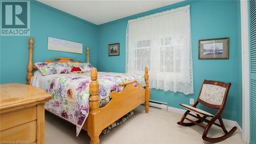 188 Old Beach Drive, Georgian Bluffs, ON - Indoor Photo Showing Bedroom
