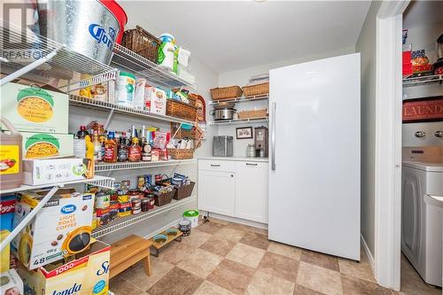 652 Rantz Road, Petawawa, ON - Indoor Photo Showing Laundry Room