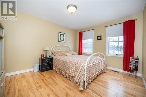 652 Rantz Road, Petawawa, ON - Indoor Photo Showing Bedroom