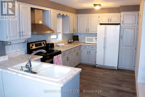 433 Marble Point Rd, Marmora And Lake, ON - Indoor Photo Showing Kitchen With Double Sink