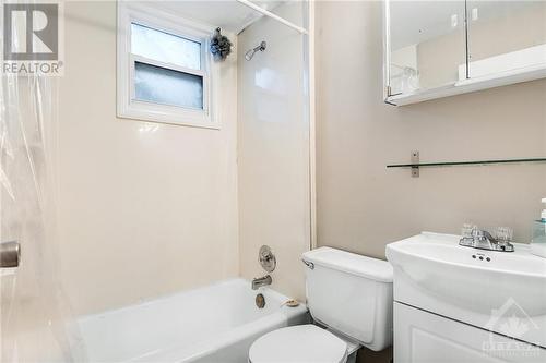 BATHROOM - 309 Parkdale Avenue Unit#1, Ottawa, ON - Indoor Photo Showing Bathroom