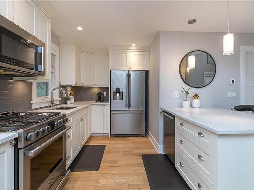 1101 Spirit Bay Rd, Sooke, BC - Indoor Photo Showing Kitchen With Upgraded Kitchen