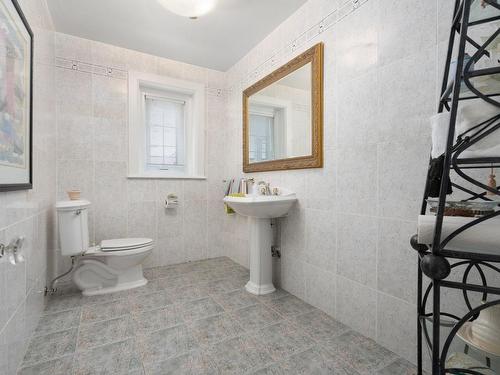 Powder room - 403 Av. Clarke, Westmount, QC - Indoor Photo Showing Bathroom