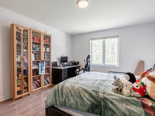 Chambre Ã Â coucher - 30 Rue Du Croissant-Perlé, La Prairie, QC - Indoor Photo Showing Bedroom
