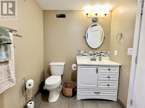 657 Johnson Crescent, Oliver, BC - Indoor Photo Showing Bathroom