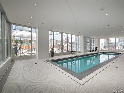 Pool - 1607-1155 Rue De La Montagne, Montréal (Ville-Marie), QC - Indoor Photo Showing Other Room With In Ground Pool