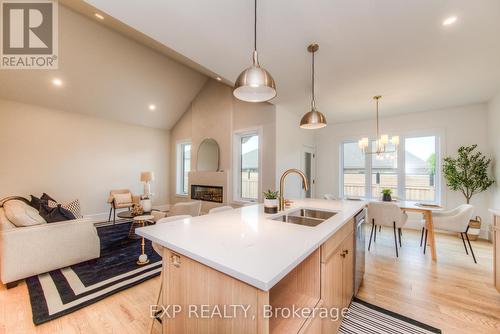 19 Carriage Crossing, Mapleton, ON - Indoor Photo Showing Kitchen With Double Sink With Upgraded Kitchen