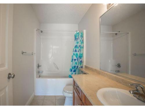 101-5186 Dunster Rd, Nanaimo, BC - Indoor Photo Showing Bathroom