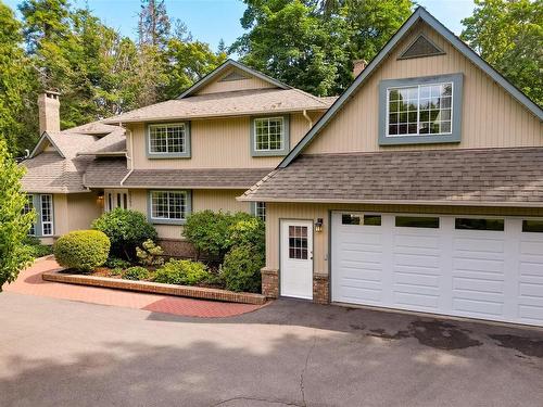 2261 Dogwood Lane, Central Saanich, BC - Outdoor With Facade