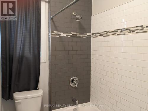 5042 Ontario Ave, Niagara Falls, ON - Indoor Photo Showing Bathroom
