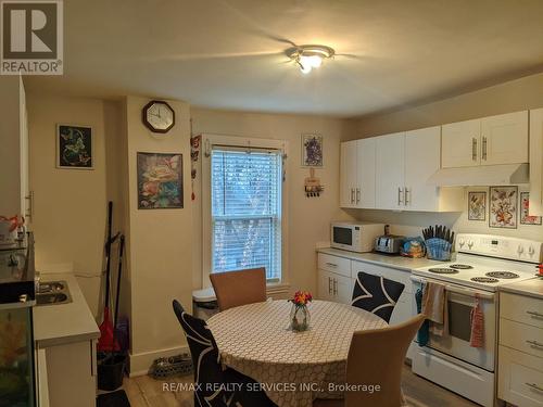 5042 Ontario Ave, Niagara Falls, ON - Indoor Photo Showing Kitchen
