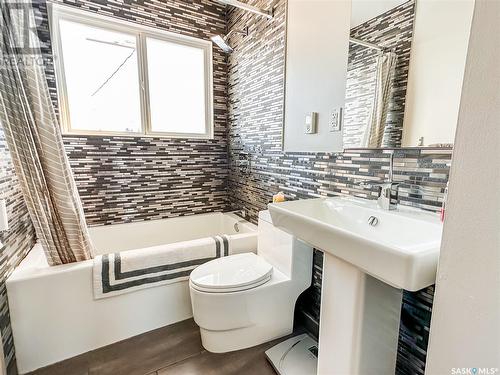 215 Earl Street, Balcarres, SK - Indoor Photo Showing Bathroom