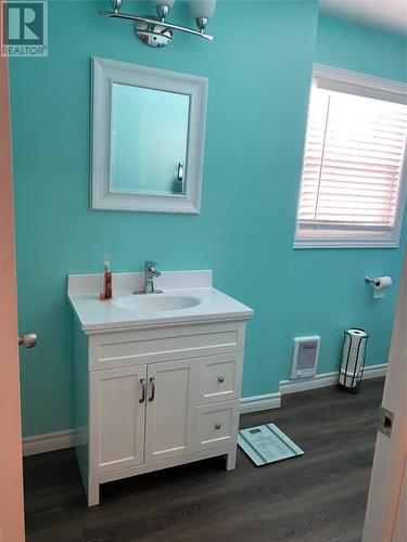 84 Bennett Drive Drive, Gander, Nl, NL - Indoor Photo Showing Bathroom