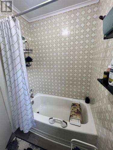 8 & 8A Hill Avenue, Clarkes Beach, NL - Indoor Photo Showing Bathroom