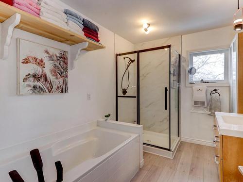 Salle de bains - 90 Rue Des Érables, Grenville-Sur-La-Rouge, QC - Indoor Photo Showing Bathroom