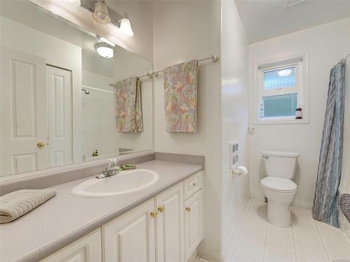7262 Francis Rd, Sooke, BC - Indoor Photo Showing Bathroom
