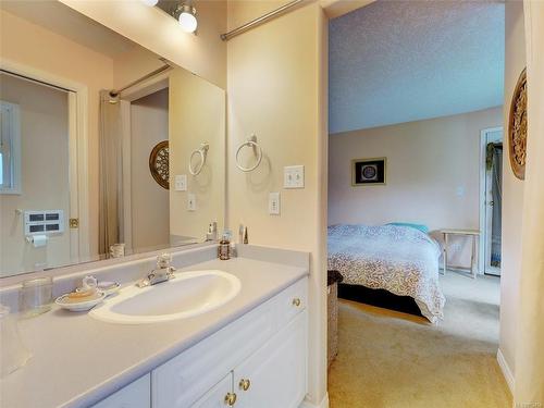 7262 Francis Rd, Sooke, BC - Indoor Photo Showing Bathroom