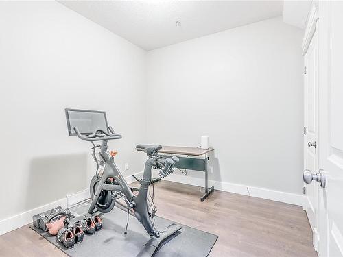 6401 Thyme Pl, Nanaimo, BC - Indoor Photo Showing Gym Room