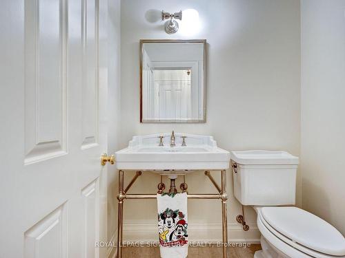 122 Kenpark Ave, Brampton, ON - Indoor Photo Showing Bathroom