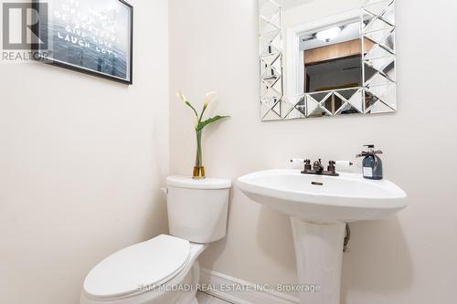 1269 Stavebank Road, Mississauga, ON - Indoor Photo Showing Bathroom