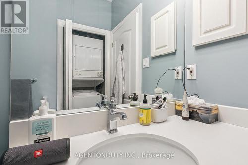 #708 -393 King St W, Toronto, ON - Indoor Photo Showing Laundry Room