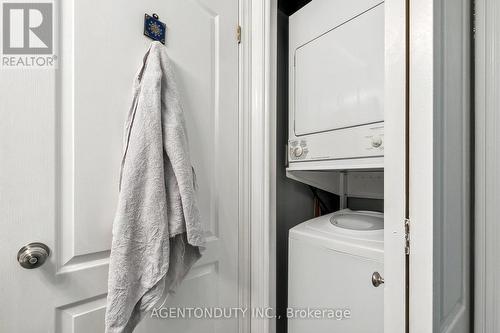 #708 -393 King St W, Toronto, ON - Indoor Photo Showing Laundry Room