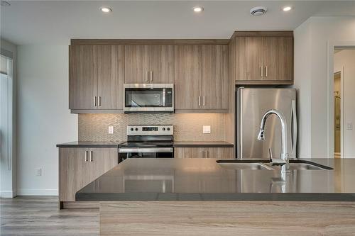 479 Charlton Avenue E|Unit #604, Hamilton, ON - Indoor Photo Showing Kitchen With Double Sink With Upgraded Kitchen