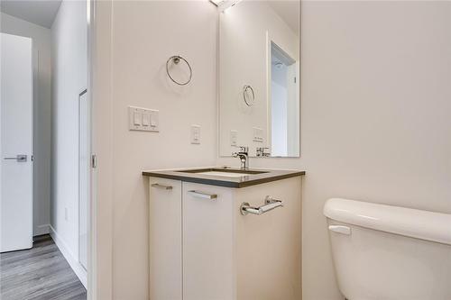 479 Charlton Avenue E|Unit #604, Hamilton, ON - Indoor Photo Showing Bathroom
