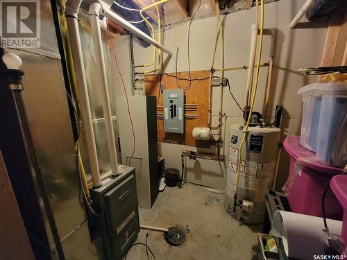 A & B 628 Saskatchewan Avenue, Kerrobert, SK - Indoor Photo Showing Basement