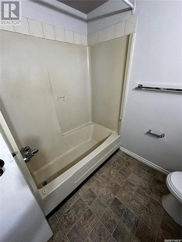 214 15 Barr Street, Regina, SK - Indoor Photo Showing Bathroom