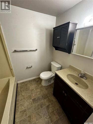 214 15 Barr Street, Regina, SK - Indoor Photo Showing Bathroom