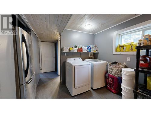 4737 Sussnee Road, 108 Mile Ranch, BC - Indoor Photo Showing Laundry Room