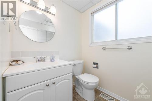 1886 Sharel Drive, Ottawa, ON - Indoor Photo Showing Bathroom