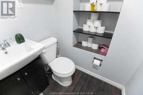 121 First Street, Wallaceburg, ON - Indoor Photo Showing Bathroom