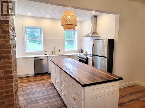 4 Gore St, Gore Bay, ON - Indoor Photo Showing Kitchen