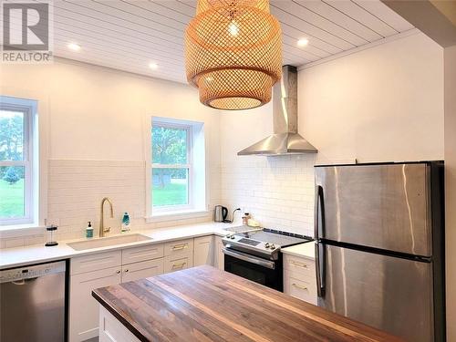 4 Gore St, Gore Bay, ON - Indoor Photo Showing Kitchen